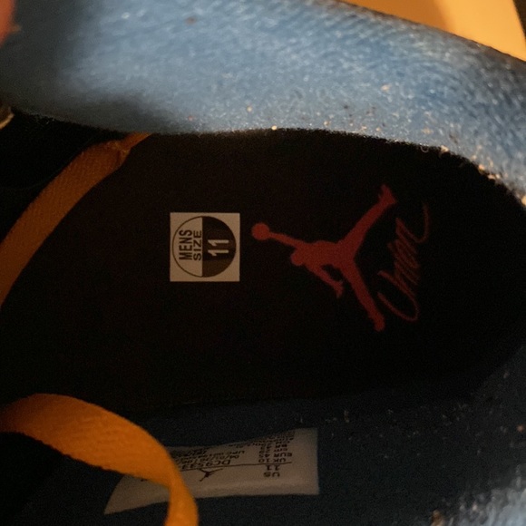 Jordan 4 - Picture 3 of 9